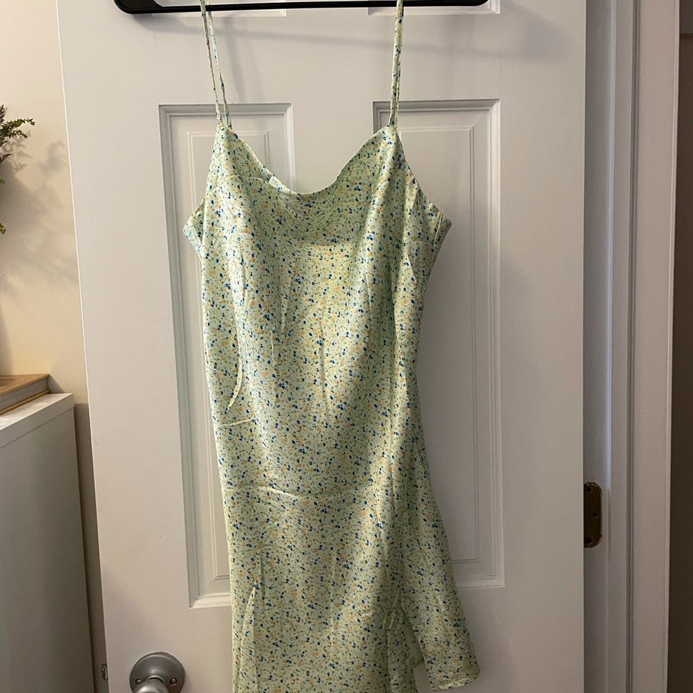 Princess Polly Green Dress - Picture 2 of 3